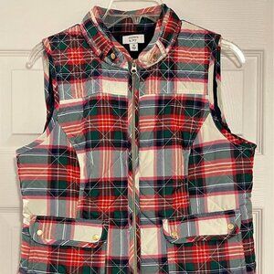 Crown & Ivy Women's Ivory, Red, & Green Plaid pattern with Quilted Vest Size M